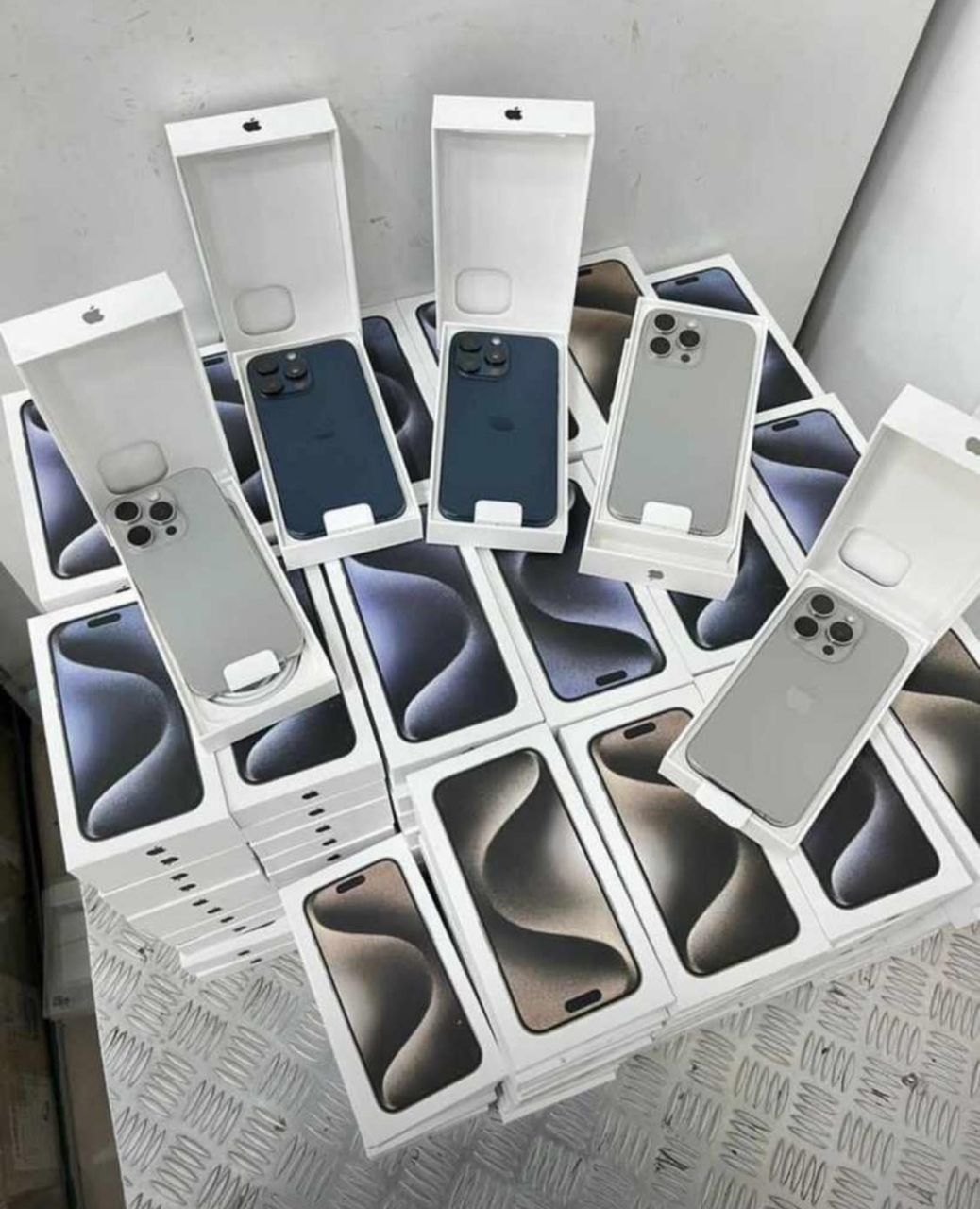 iPhone 15 pro max Pallets - Image 2