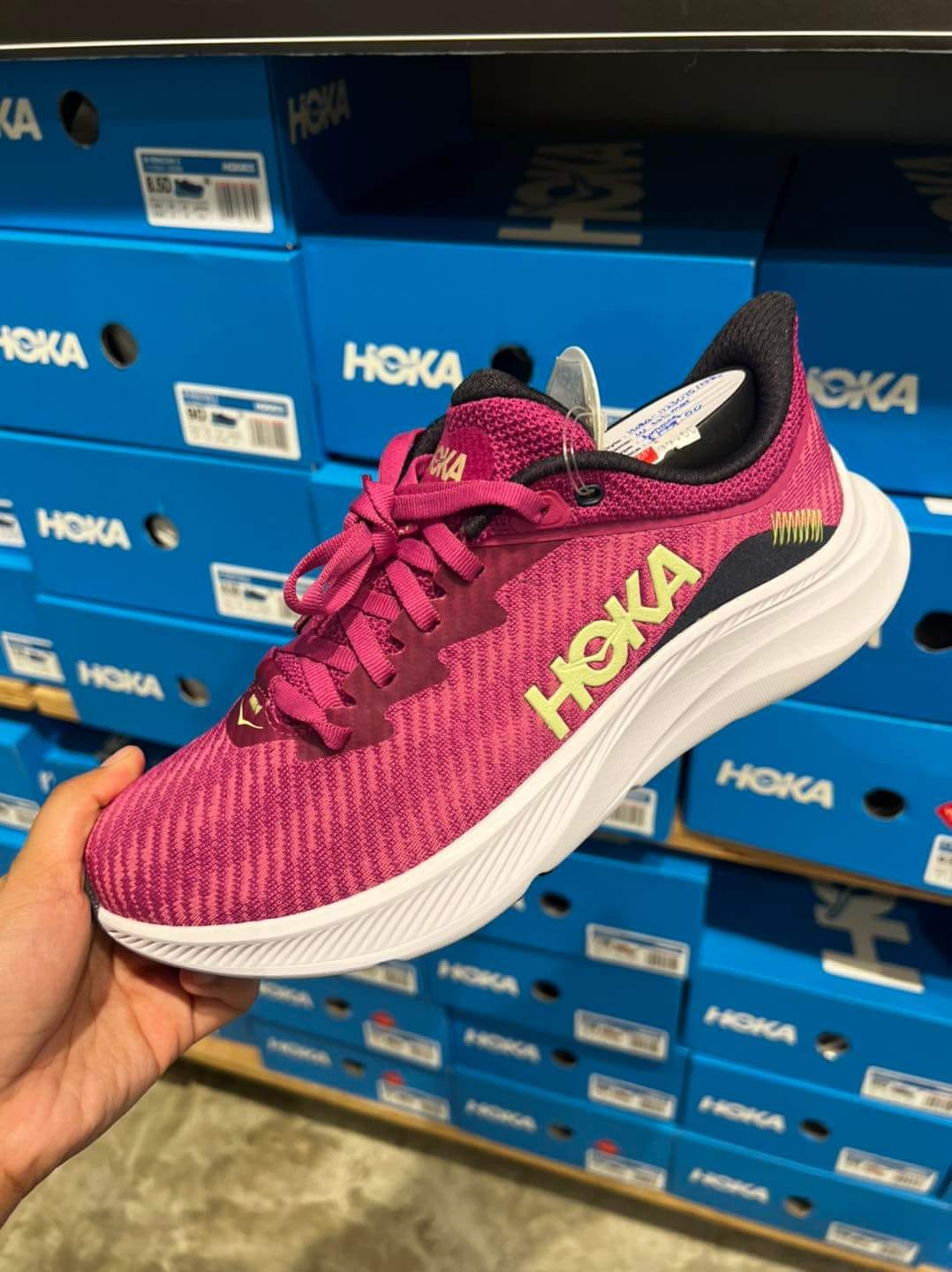 Hoka clifton shoe pallet - Image 2