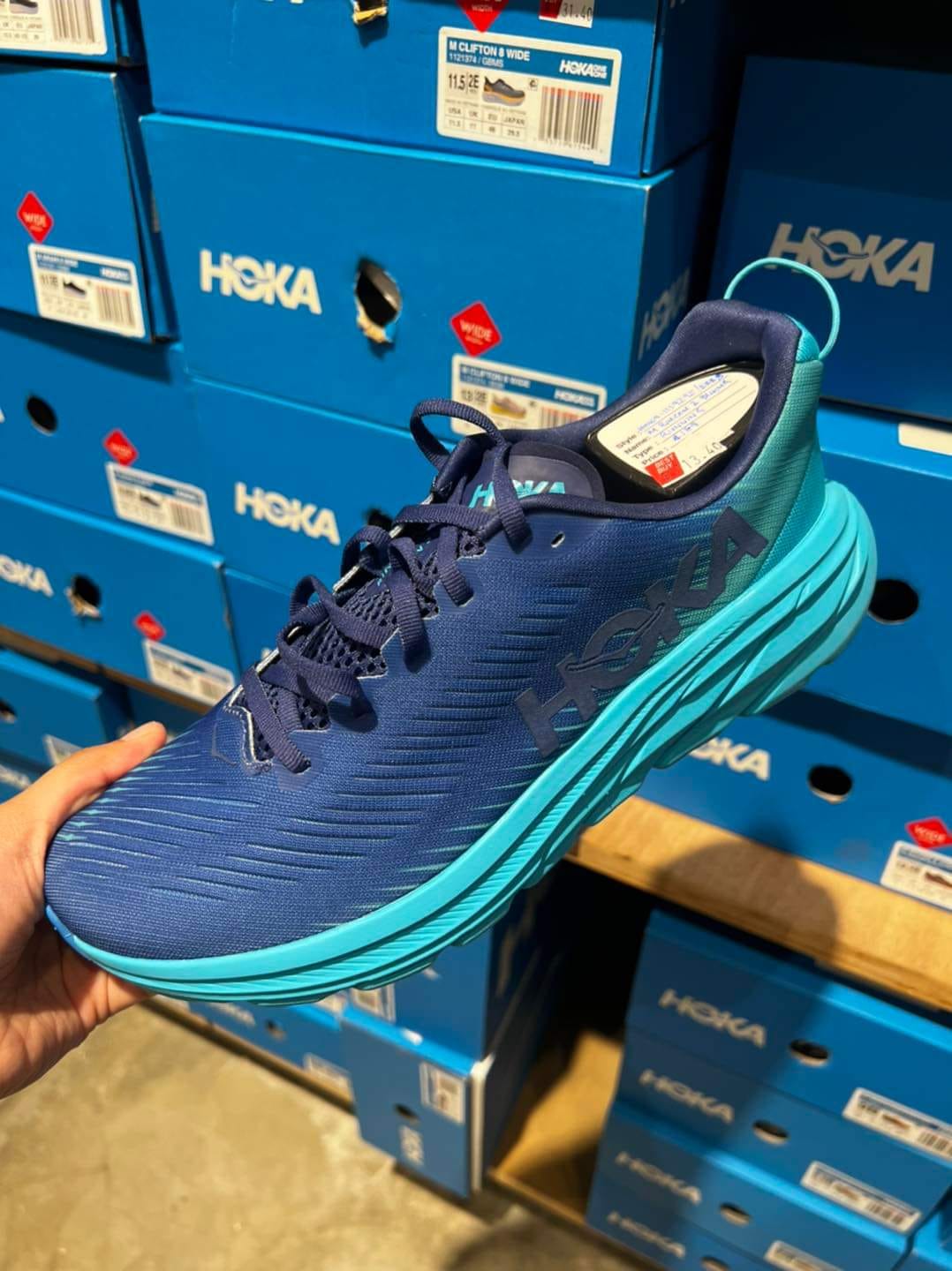 Hoka clifton shoe pallet - Image 3