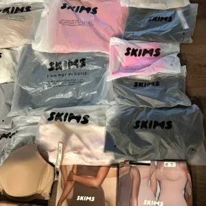 Buy SKIMS Wear Pallets