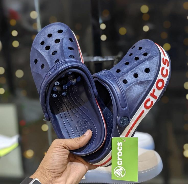 Crocs footwear pallet - Image 3