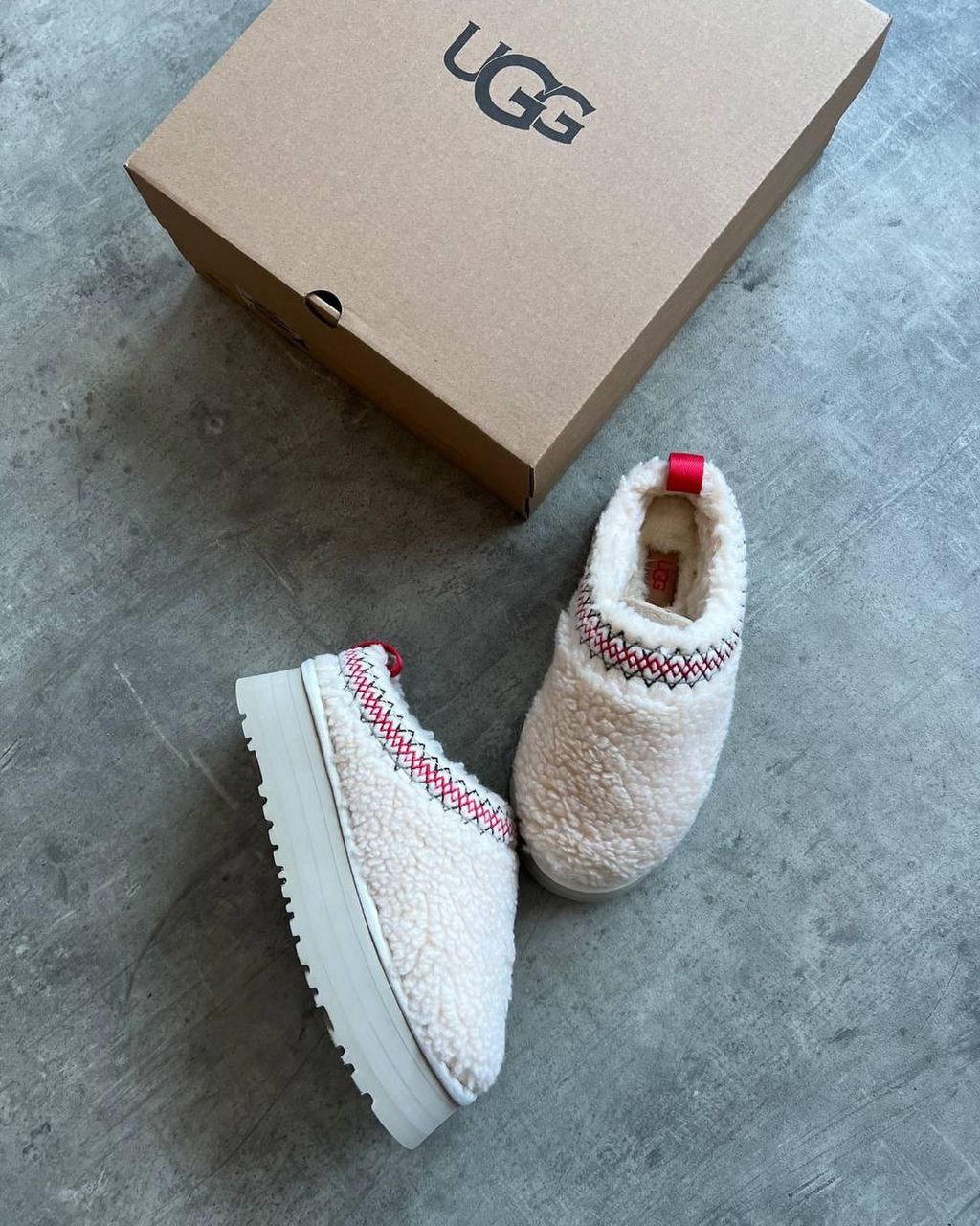 Ugg Shoes Pallet(60 pairs at $500) - Image 4