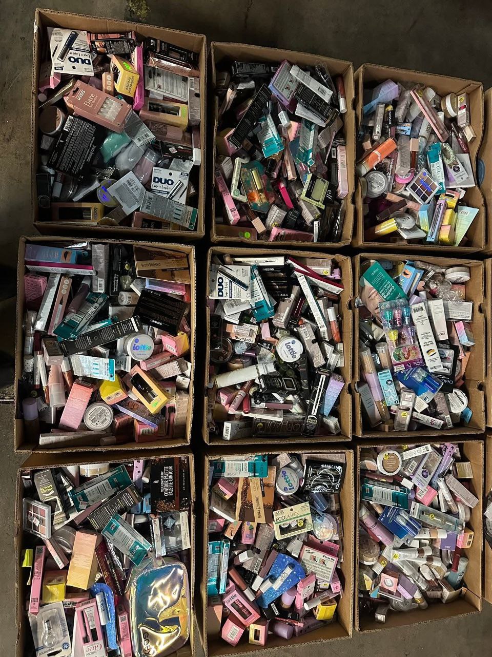 High End Makeup Liquidation Pallets (200+ Premium Items For $650) - Image 3
