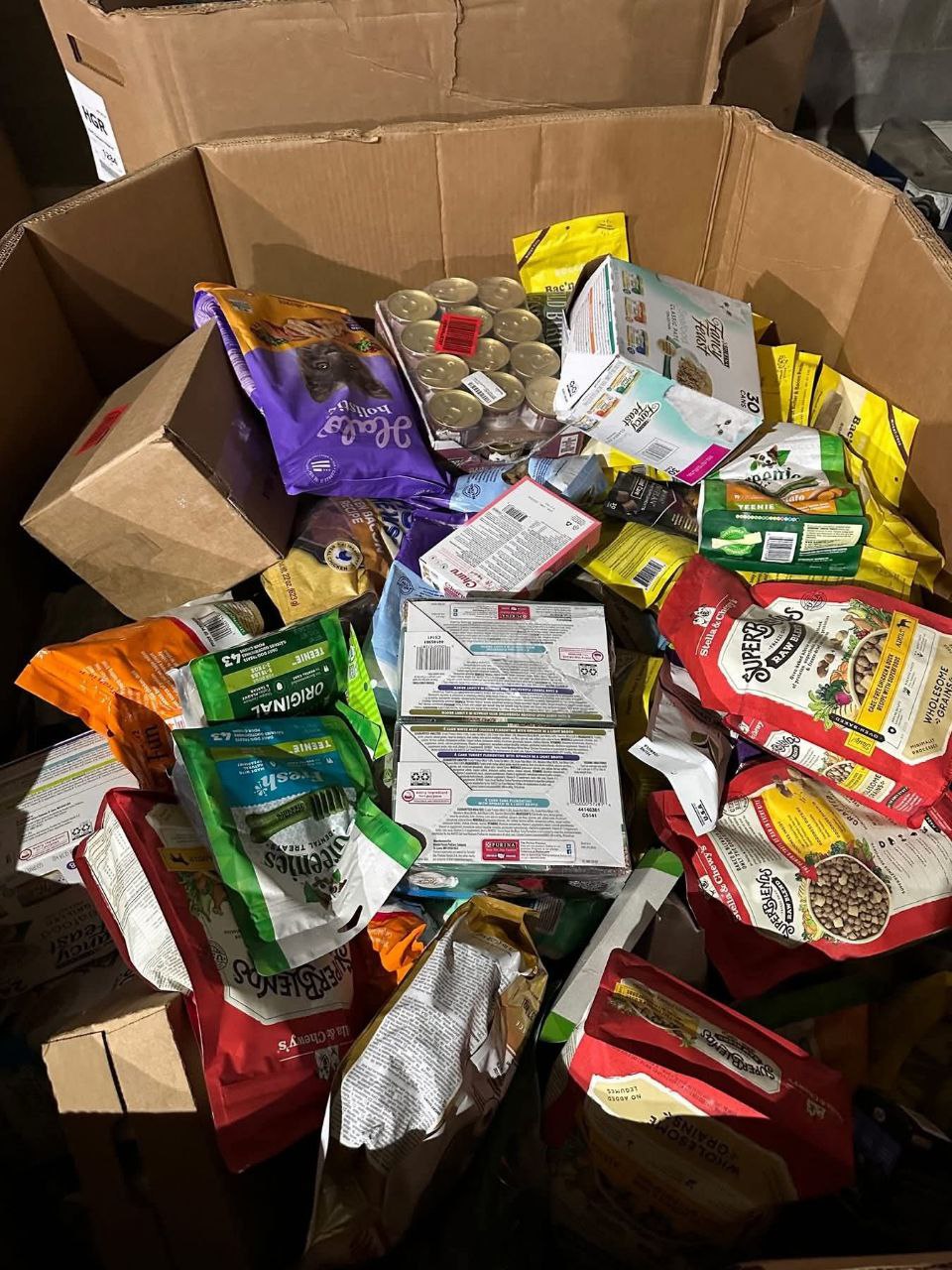 Buy Wholesale Cat Food by the Pallet