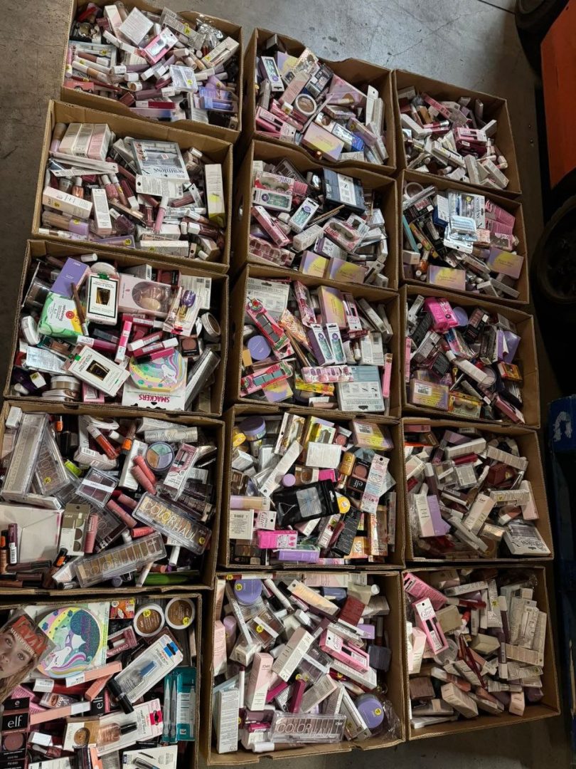 High End Makeup Liquidation Pallets (200+ Premium Items For $650) - Image 2